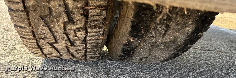 image for item EC4496 1995 Chevrolet C3500 utility bed pickup truck