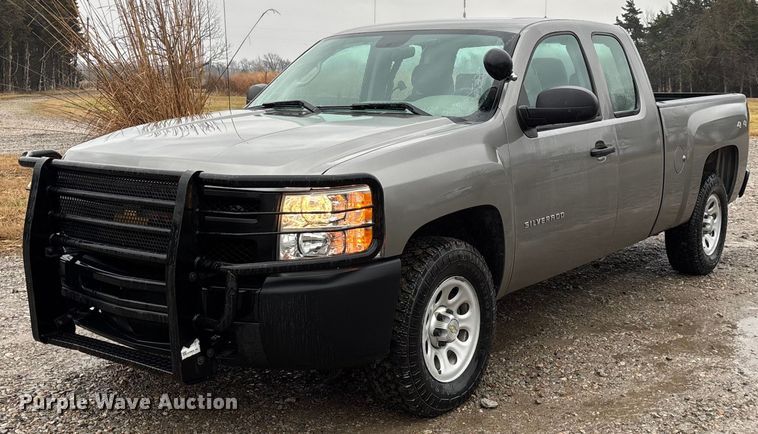 image for item ED2466 2013 Chevrolet Silverado 1500 Ext. Cab pickup truck