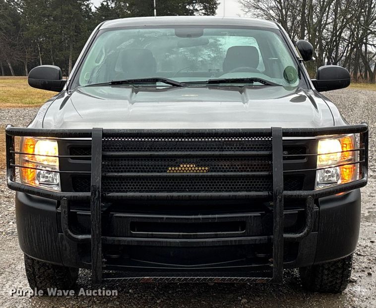 image for item ED2466 2013 Chevrolet Silverado 1500 Ext. Cab pickup truck