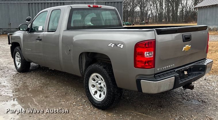 image for item ED2466 2013 Chevrolet Silverado 1500 Ext. Cab pickup truck