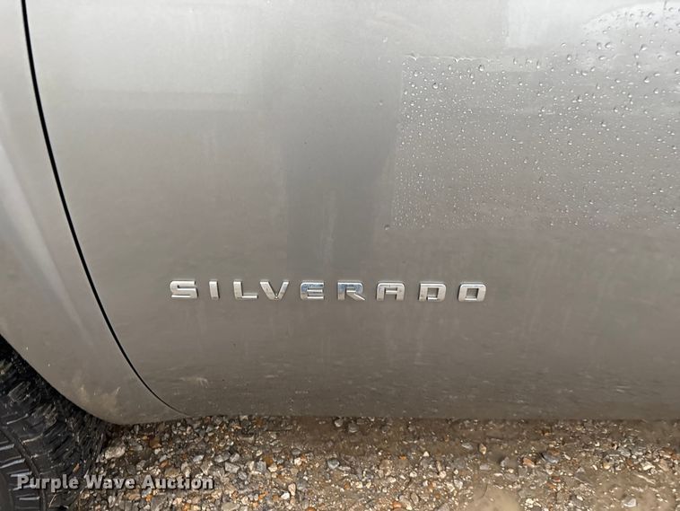 image for item ED2466 2013 Chevrolet Silverado 1500 Ext. Cab pickup truck