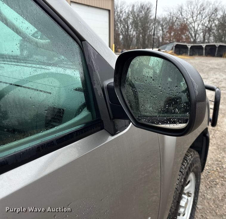 image for item ED2466 2013 Chevrolet Silverado 1500 Ext. Cab pickup truck