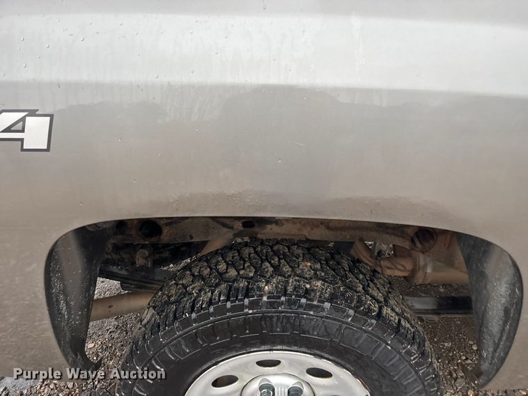 image for item ED2466 2013 Chevrolet Silverado 1500 Ext. Cab pickup truck