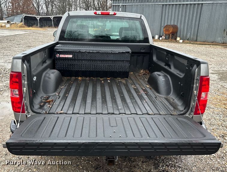 image for item ED2466 2013 Chevrolet Silverado 1500 Ext. Cab pickup truck