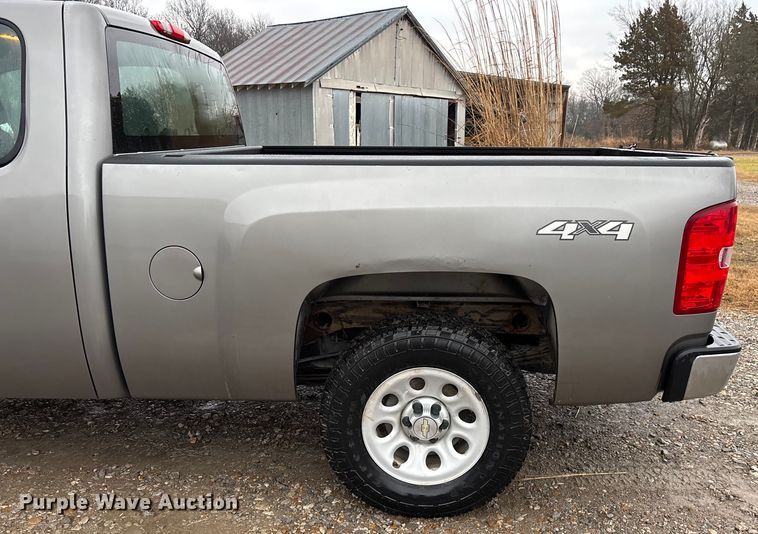 image for item ED2466 2013 Chevrolet Silverado 1500 Ext. Cab pickup truck