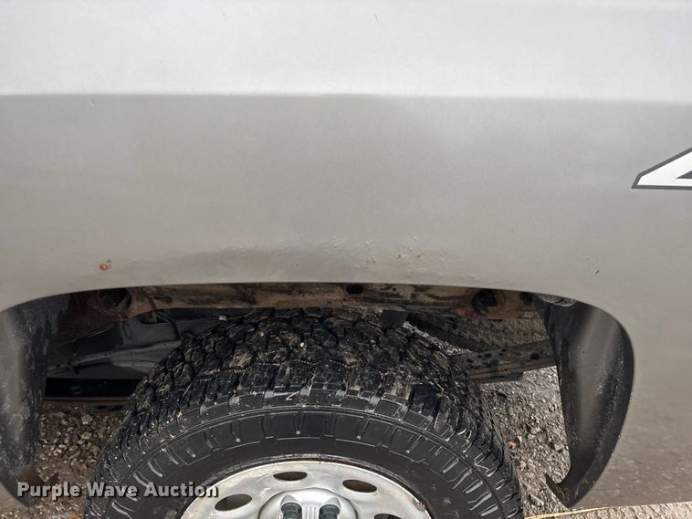 image for item ED2466 2013 Chevrolet Silverado 1500 Ext. Cab pickup truck