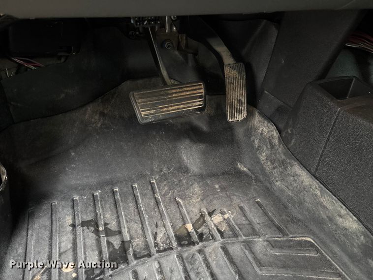 image for item ED2466 2013 Chevrolet Silverado 1500 Ext. Cab pickup truck