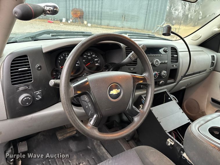 image for item ED2466 2013 Chevrolet Silverado 1500 Ext. Cab pickup truck