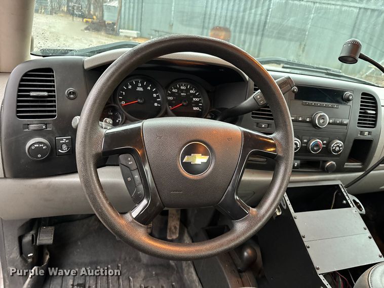 image for item ED2466 2013 Chevrolet Silverado 1500 Ext. Cab pickup truck