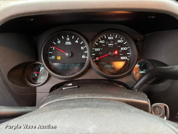 image for item ED2466 2013 Chevrolet Silverado 1500 Ext. Cab pickup truck