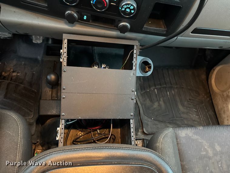 image for item ED2466 2013 Chevrolet Silverado 1500 Ext. Cab pickup truck