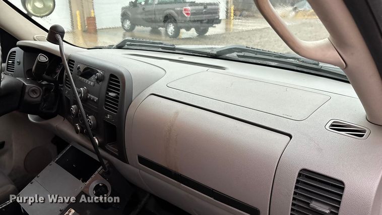 image for item ED2466 2013 Chevrolet Silverado 1500 Ext. Cab pickup truck