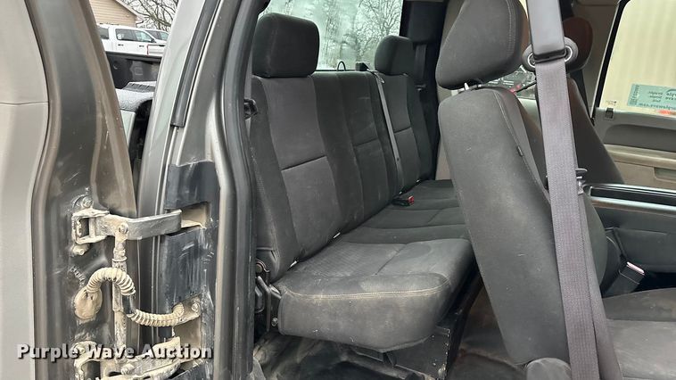 image for item ED2466 2013 Chevrolet Silverado 1500 Ext. Cab pickup truck