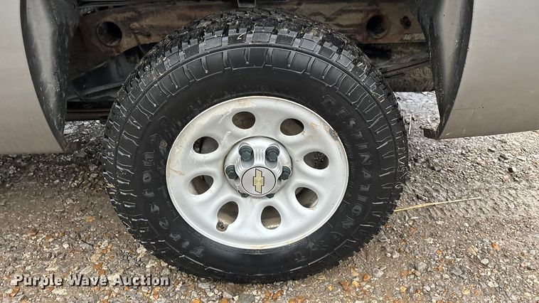 image for item ED2466 2013 Chevrolet Silverado 1500 Ext. Cab pickup truck