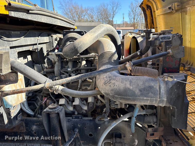 image for item EN0112 2001 Bluebird  bus