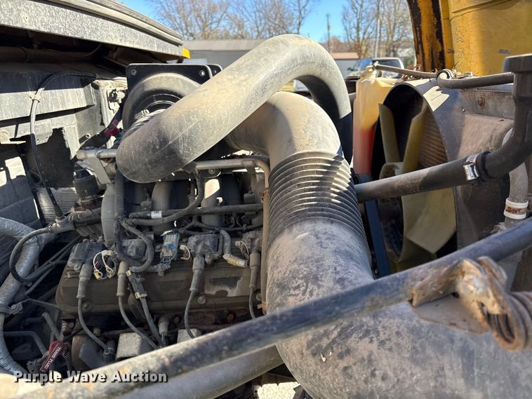 image for item EN0112 2001 Bluebird  bus