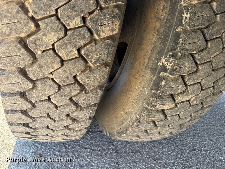 image for item EN0112 2001 Bluebird  bus