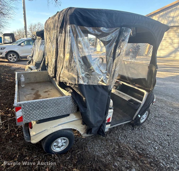 image for item EN0499 (3) Clubcar golf carts