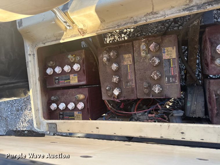 image for item EN0499 (3) Clubcar golf carts