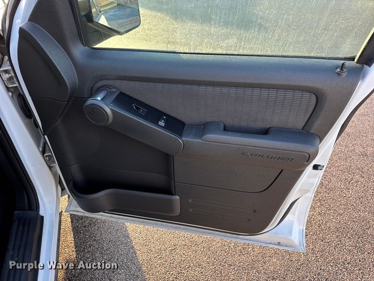 image for item EN0830 2009 Ford Explorer SUV