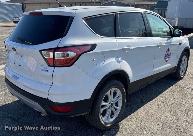 image for item EN0832 2017 Ford Escape SE SUV