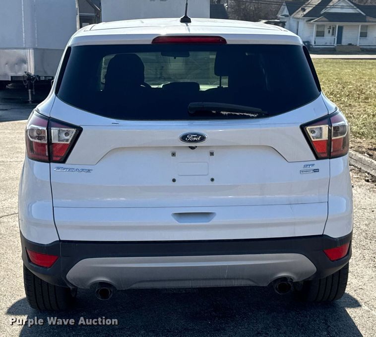 image for item EN0832 2017 Ford Escape SE SUV