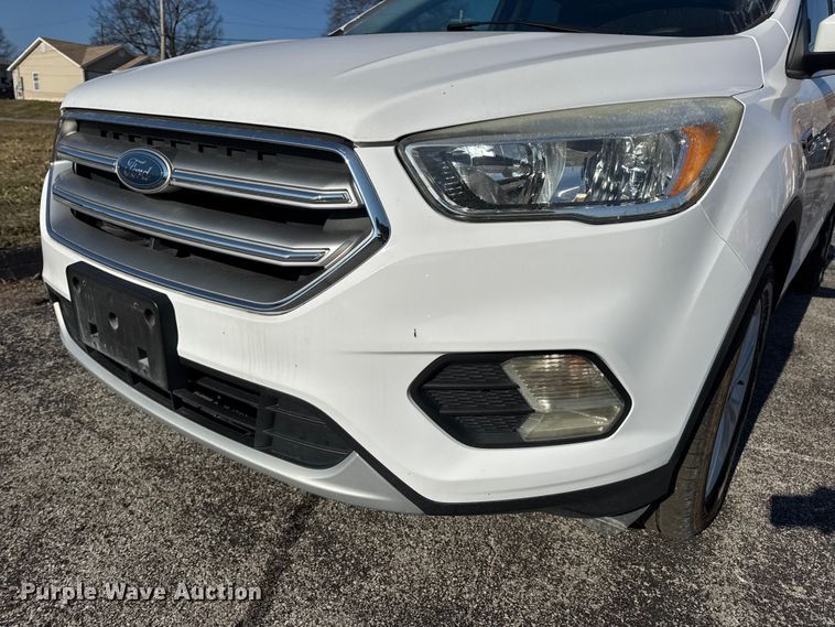 image for item EN0832 2017 Ford Escape SE SUV