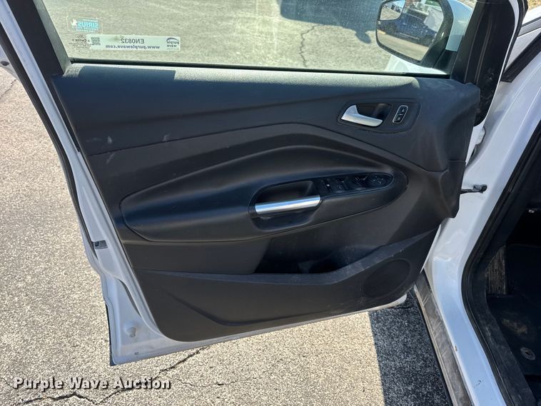 image for item EN0832 2017 Ford Escape SE SUV