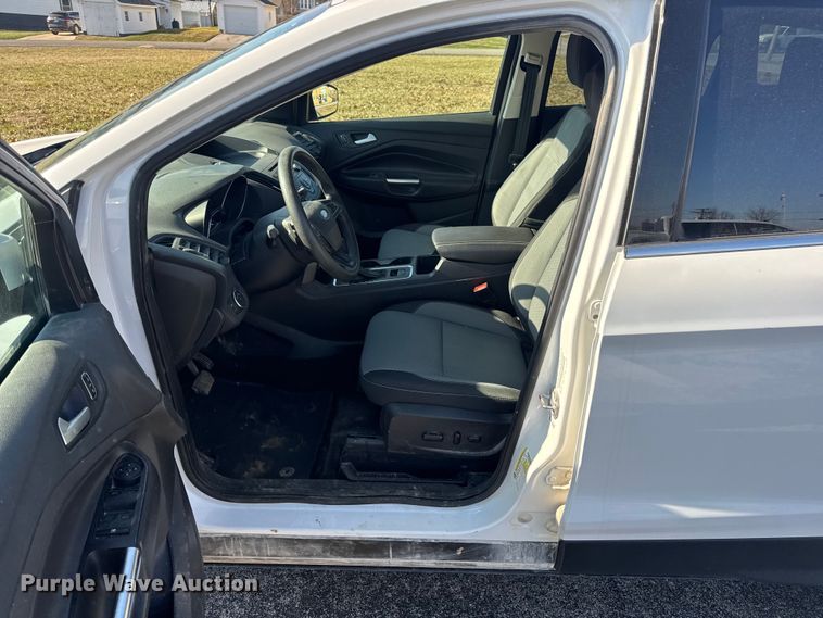 image for item EN0832 2017 Ford Escape SE SUV