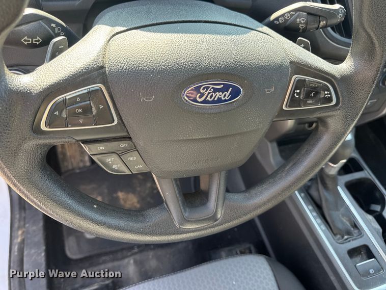 image for item EN0832 2017 Ford Escape SE SUV