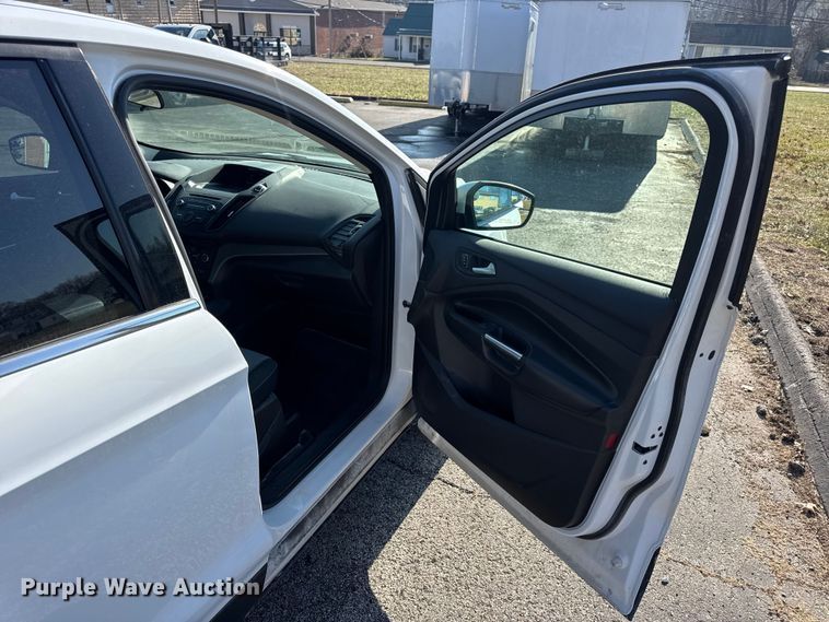 image for item EN0832 2017 Ford Escape SE SUV