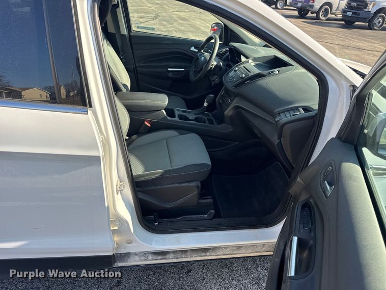 image for item EN0832 2017 Ford Escape SE SUV