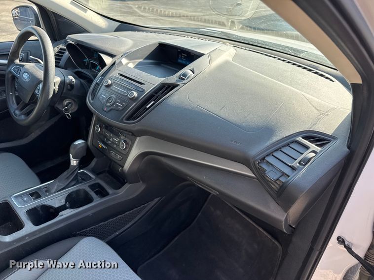 image for item EN0832 2017 Ford Escape SE SUV