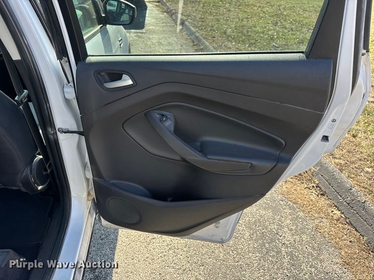 image for item EN0832 2017 Ford Escape SE SUV