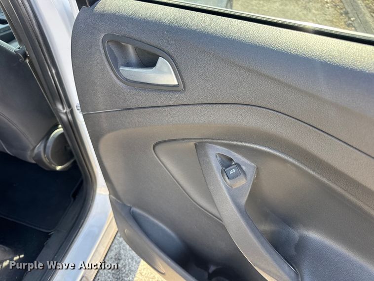 image for item EN0832 2017 Ford Escape SE SUV