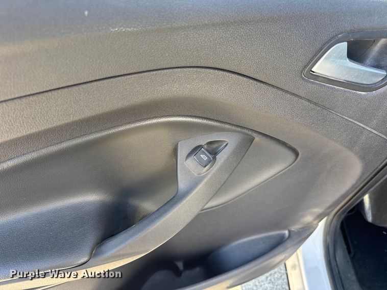 image for item EN0832 2017 Ford Escape SE SUV