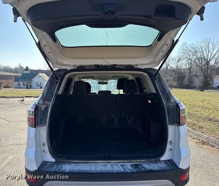 image for item EN0832 2017 Ford Escape SE SUV