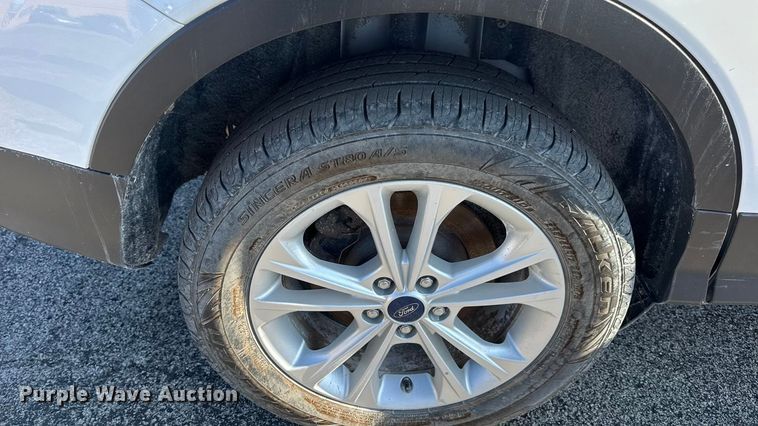 image for item EN0832 2017 Ford Escape SE SUV