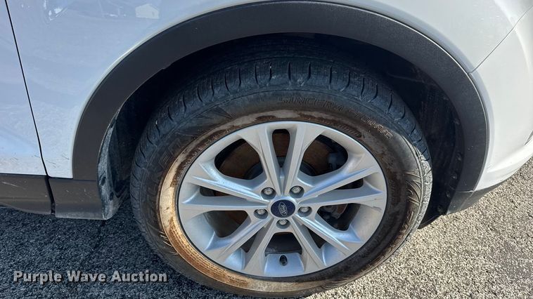 image for item EN0832 2017 Ford Escape SE SUV