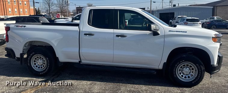 image for item EN0833 2020 Chevrolet Silverado 1500 Ext. Cab pickup truck