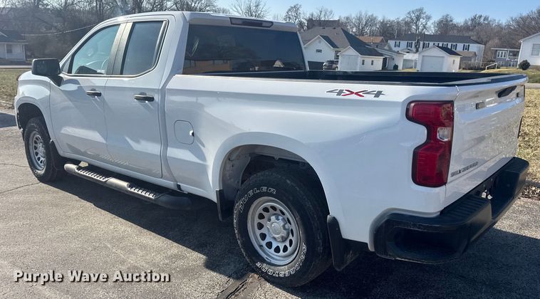 image for item EN0833 2020 Chevrolet Silverado 1500 Ext. Cab pickup truck