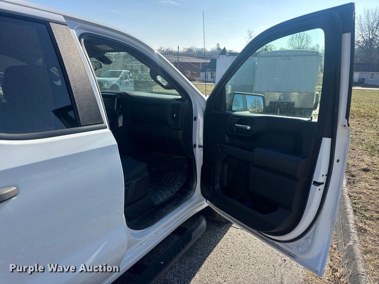 image for item EN0833 2020 Chevrolet Silverado 1500 Ext. Cab pickup truck