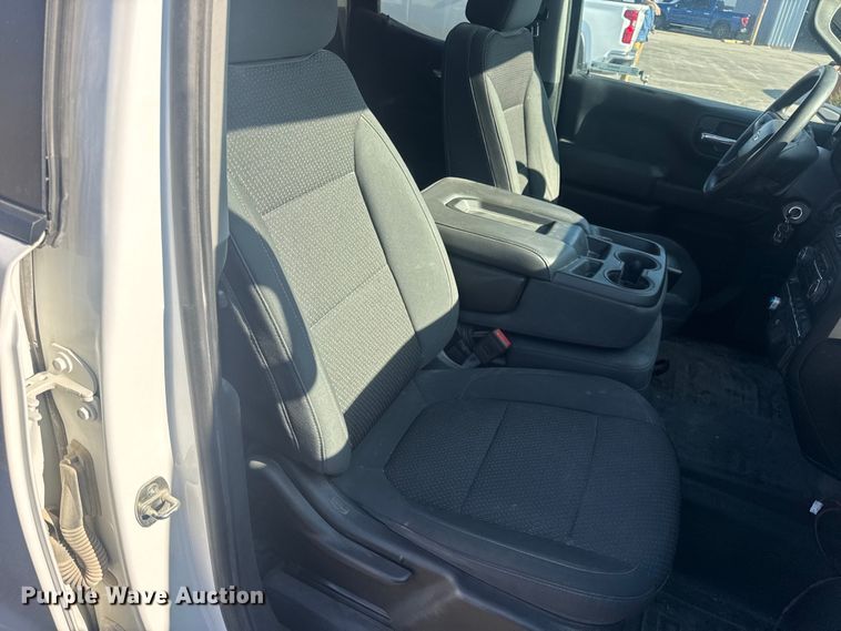 image for item EN0833 2020 Chevrolet Silverado 1500 Ext. Cab pickup truck