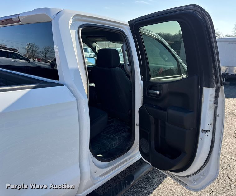 image for item EN0833 2020 Chevrolet Silverado 1500 Ext. Cab pickup truck