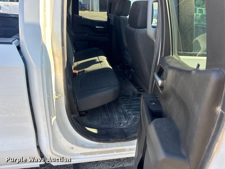 image for item EN0833 2020 Chevrolet Silverado 1500 Ext. Cab pickup truck