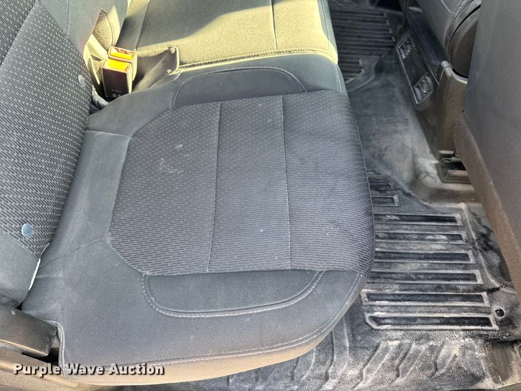 image for item EN0833 2020 Chevrolet Silverado 1500 Ext. Cab pickup truck