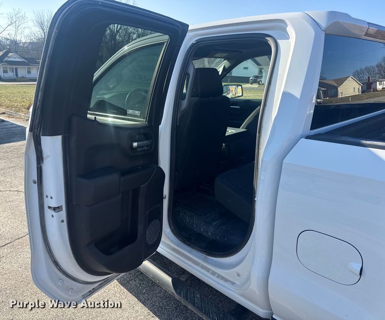 image for item EN0833 2020 Chevrolet Silverado 1500 Ext. Cab pickup truck