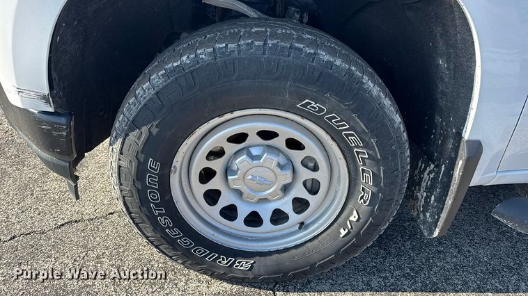 image for item EN0833 2020 Chevrolet Silverado 1500 Ext. Cab pickup truck