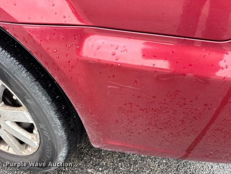 image for item EN0853 2011 Chrysler Town And Country van