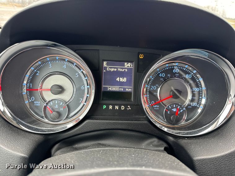 image for item EN0853 2011 Chrysler Town And Country van